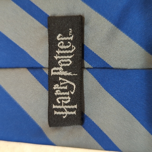Harry Potter Ravenclaw Crest Tie - Picture 3 of 5